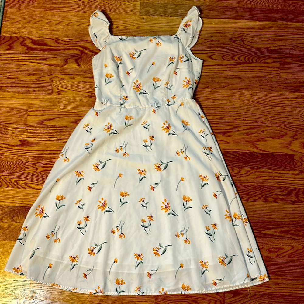 Midi dress with cap sleeve